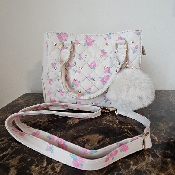Under One Sky Pink Floral Quilted Satchel - Picture 6 of 7